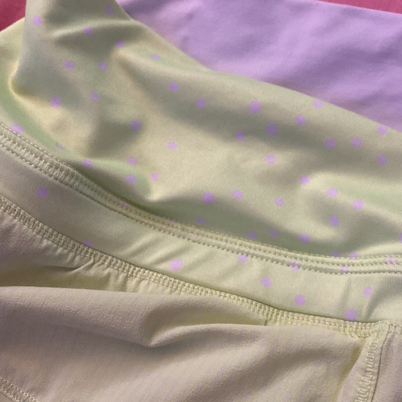 lululemon crossover shorts size 4 - Picture 2 of 4